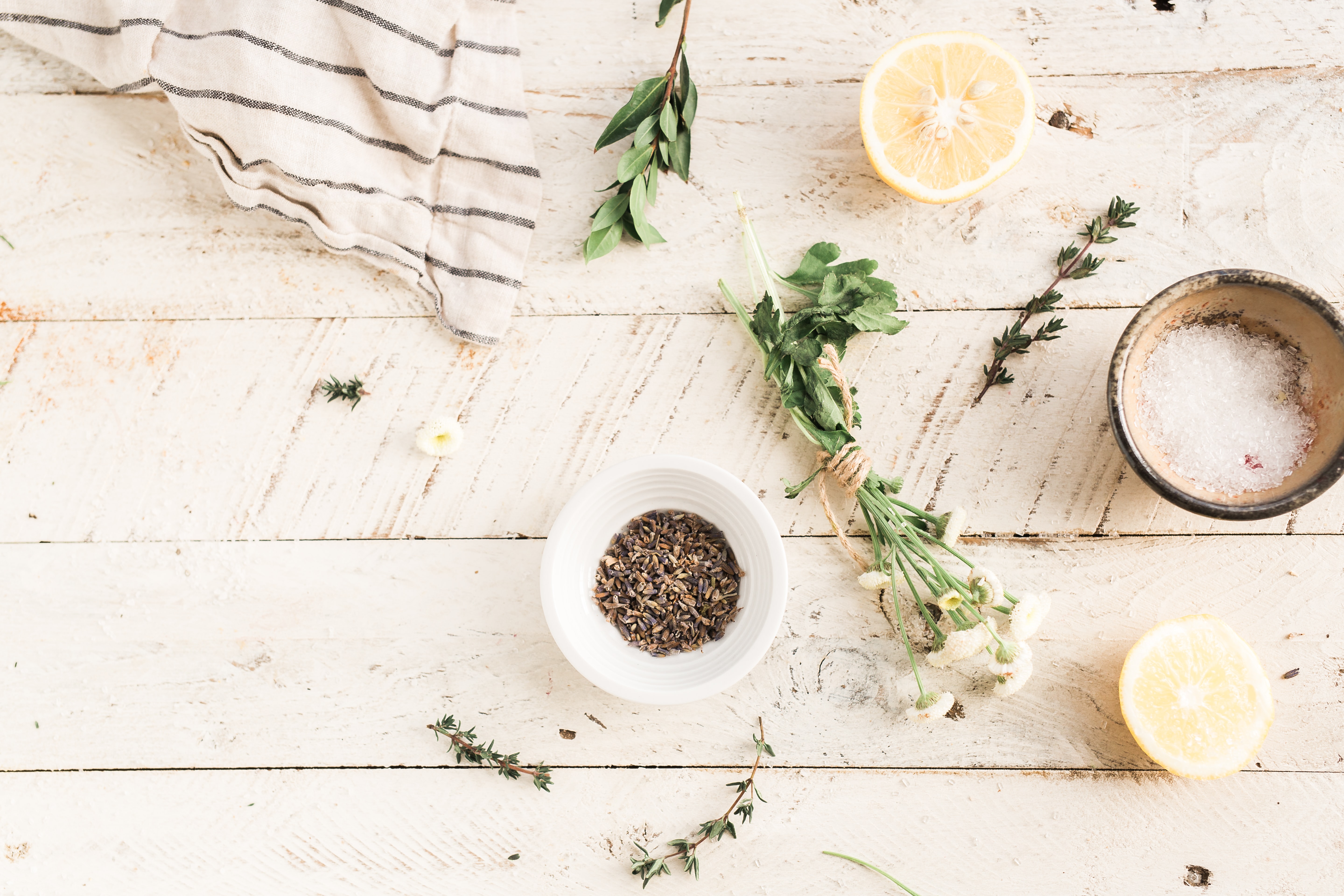 How Natural Ingredients Help Cure Dry Skin?