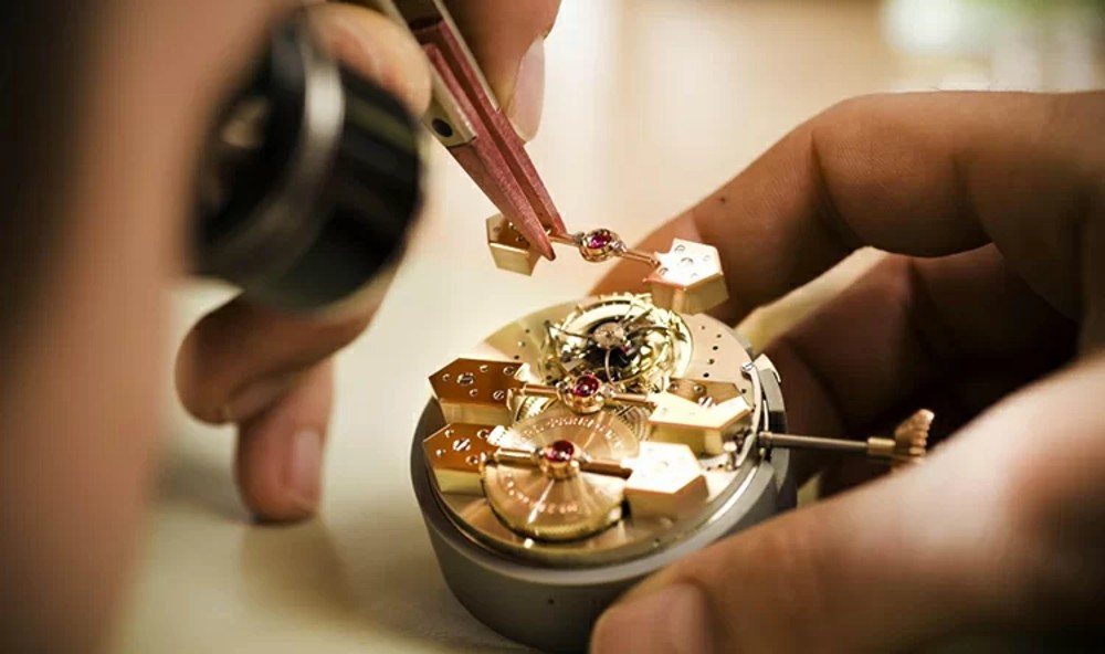 Cách sử dụng đồng hồ cơ Orient đúng cho người mới bắt đầu