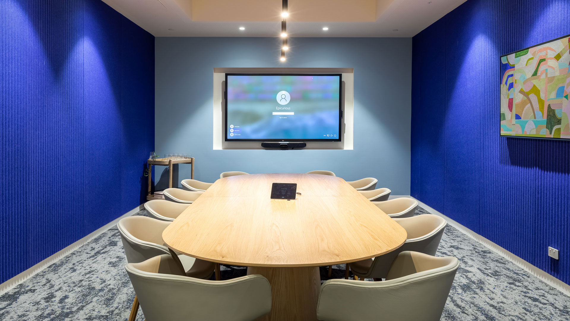 Technology Essentials for Modern Meeting Rooms