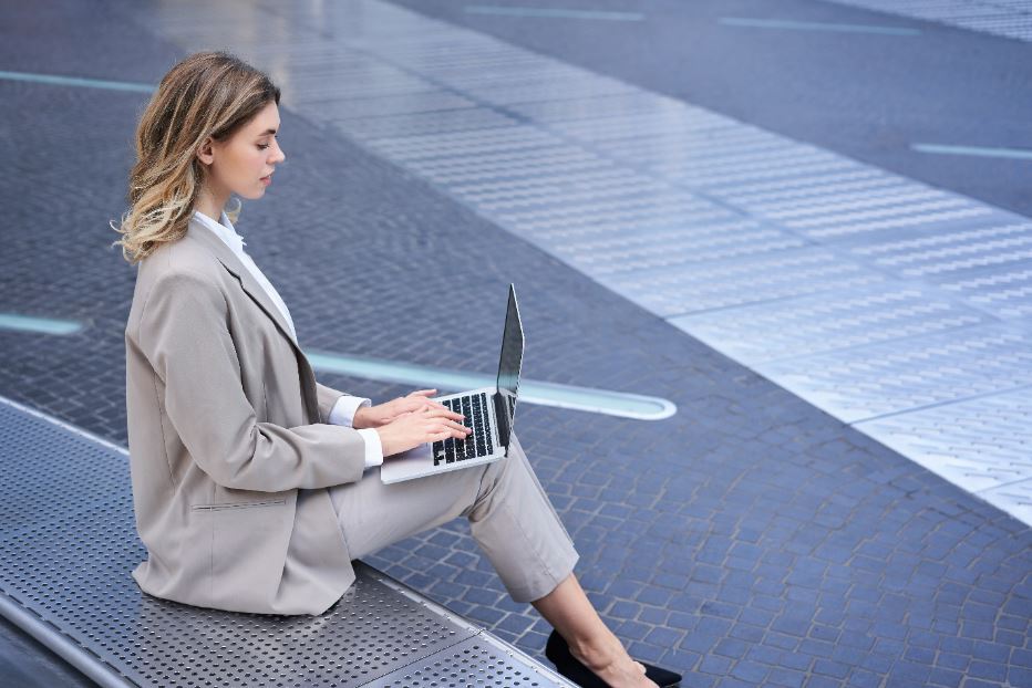 Create a Captivating Business Blog for Maximizing Engagement