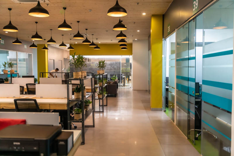 Why are co working spaces the best officing option? 