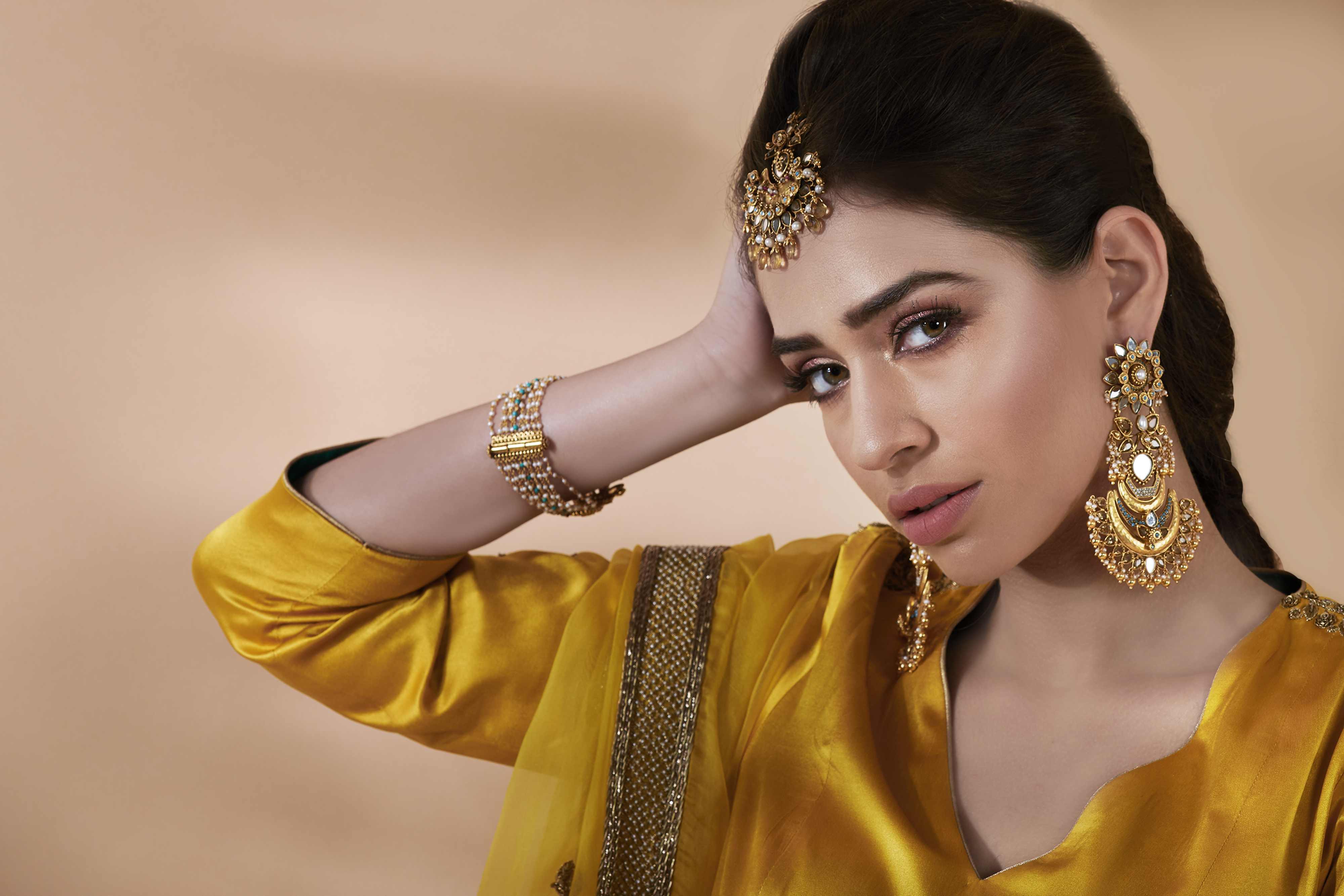 Wedding Jewellery to Suit Different Necklines