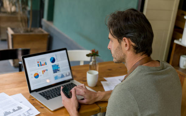How Does Hiring Outsourced Bookkeeping Services Benefit Small Business?