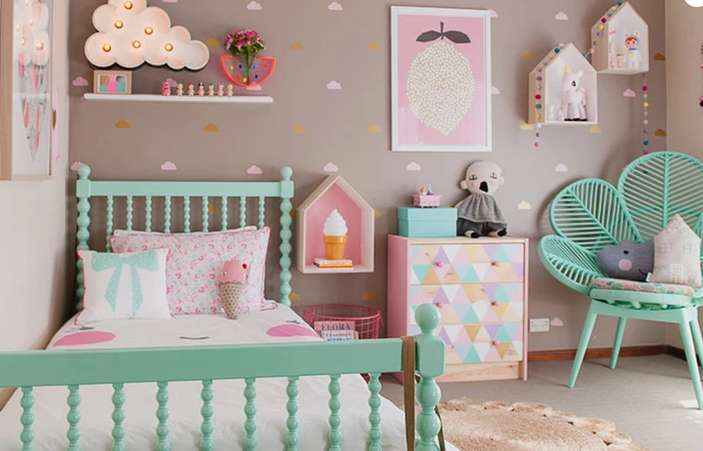 The Benefits of Using Wallpaper in a Child's Room