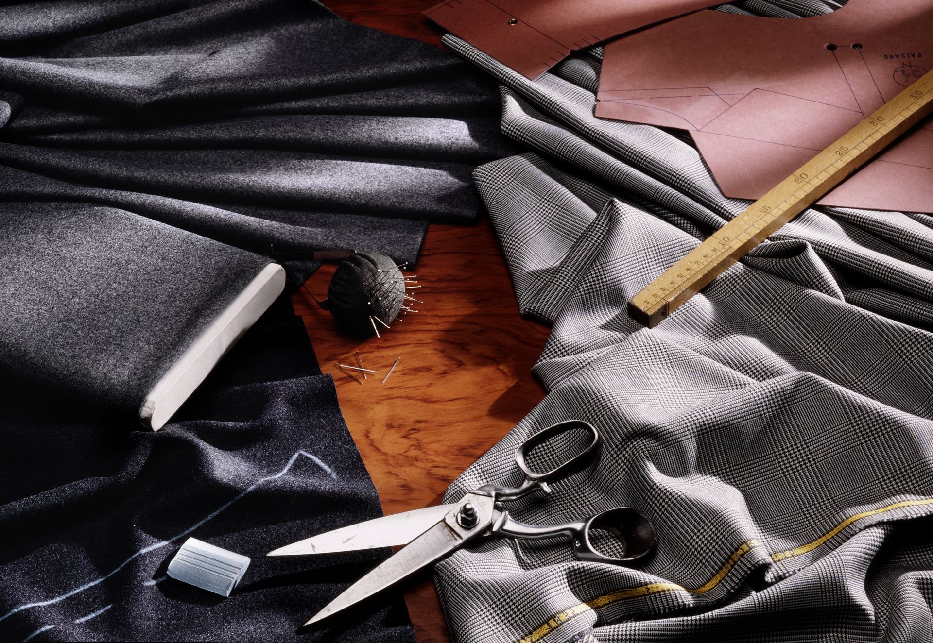 What to Check for When Choosing a Custom Tailor? Four Helpful Tips