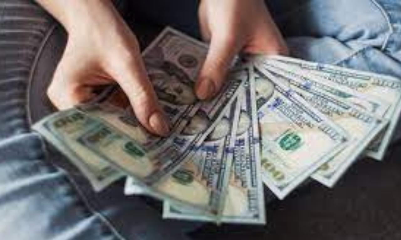 How Do I Make Good Money? Use the Internet to Earn Your Living