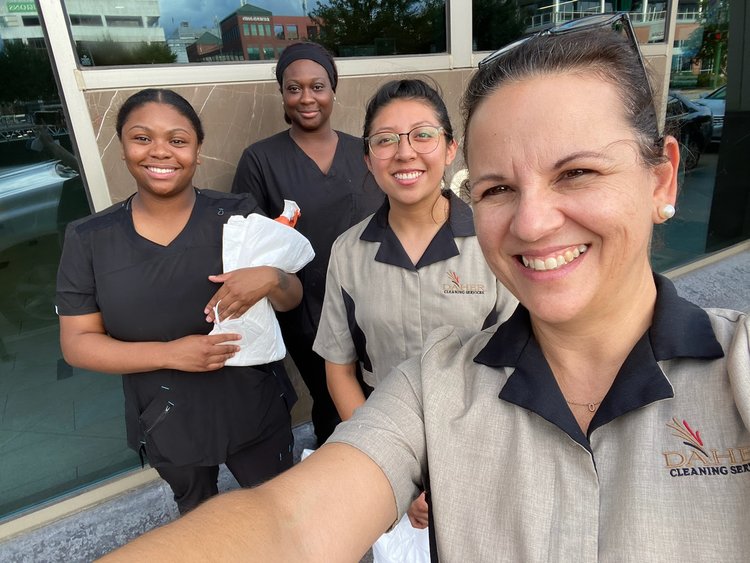 A Comprehensive Guide to Choosing the Right Professional Cleaning Service