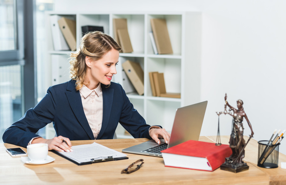 3 Factors To Consider When Hiring Notary Services