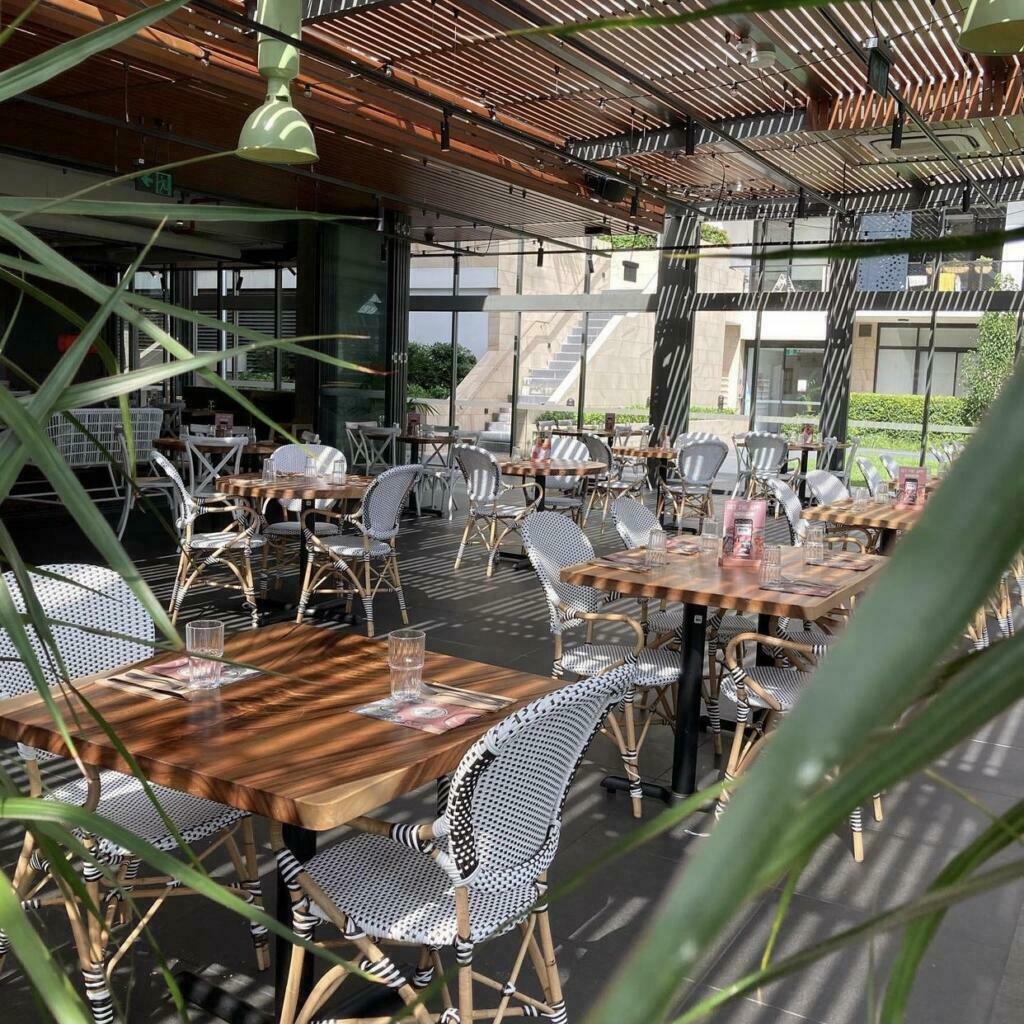 Restaurant Reservation and Booking Systems to Boost Online Bookings