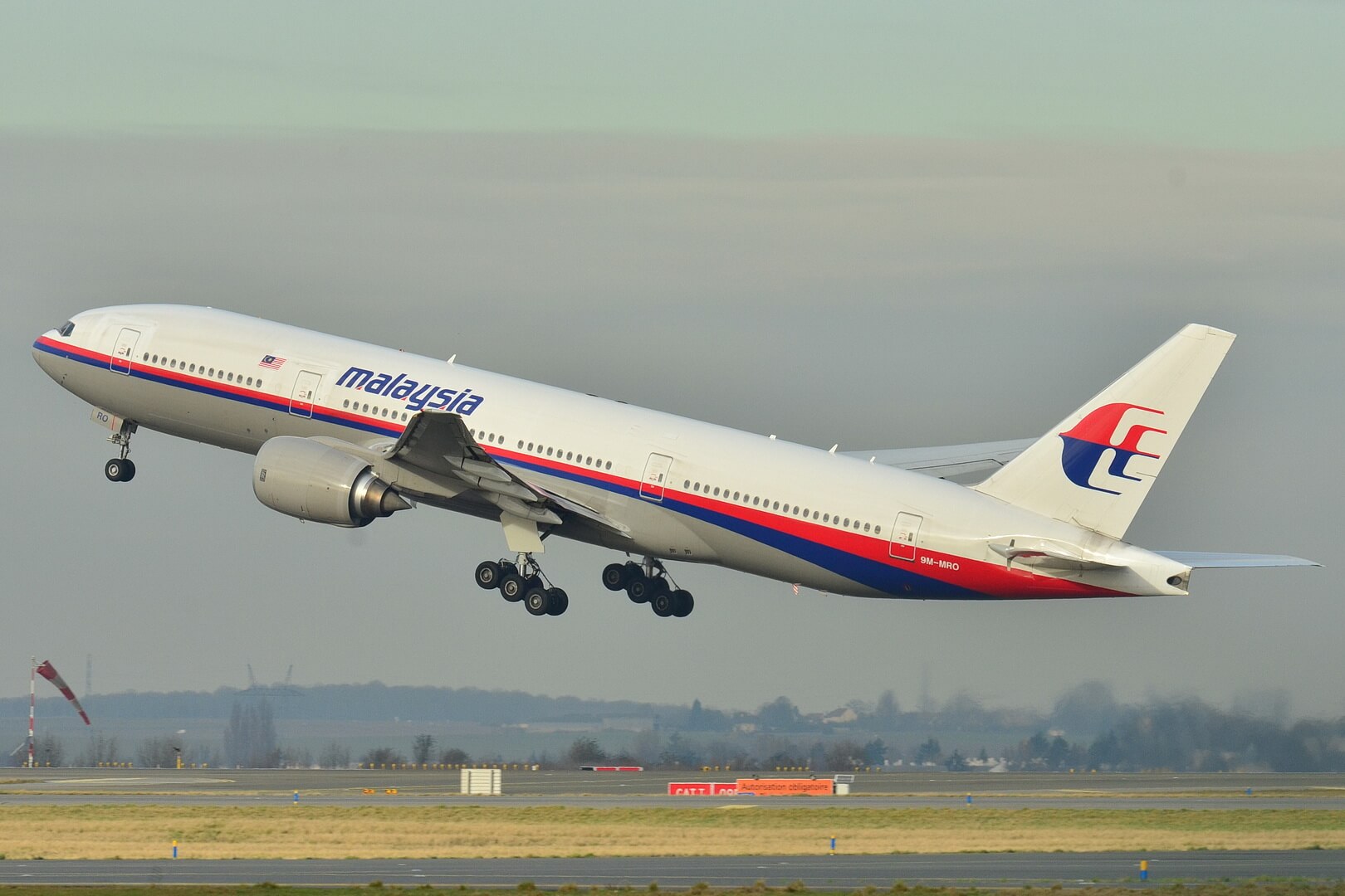 How do I Communicate with Malaysia Airlines