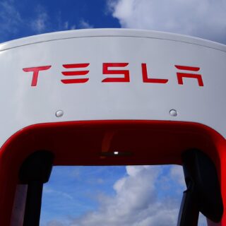 Tesla Opens Supercharger Network to all Electric Cars in Iceland