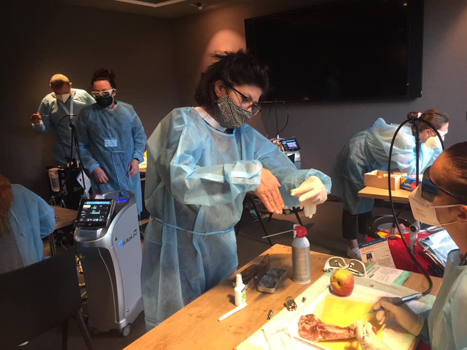 When Choosing a Periodontist for Dental Implants, There Are Four Things to Consider