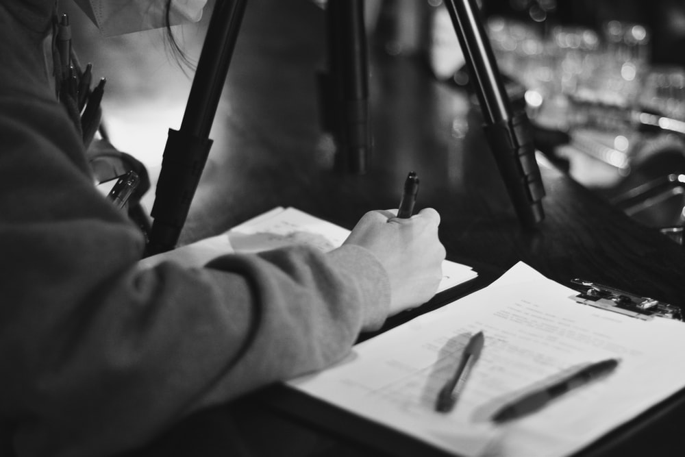 How to add direct quotes to your literary analysis essay: Guide -  2022