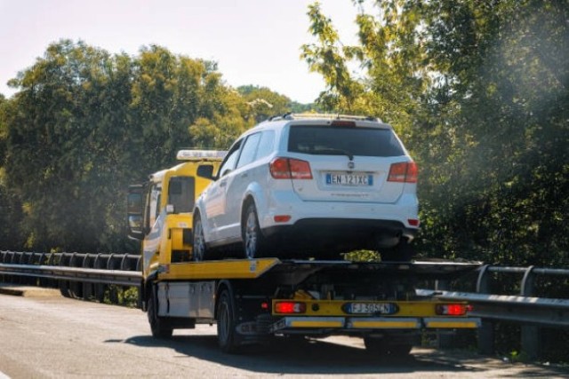 The Benefits of Hiring a Professional Towing Service