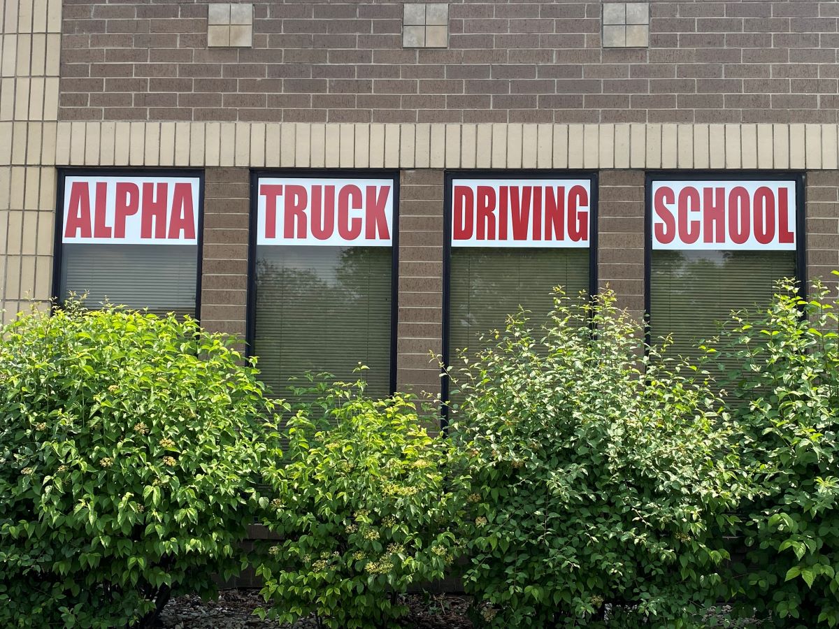 The Impact of Vinyl Signs in Modern Advertising