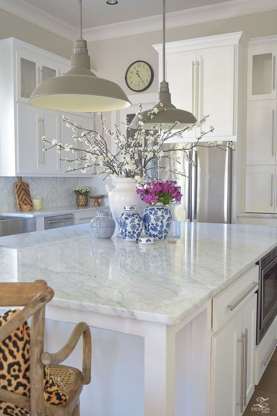 10 Kitchen island decor ideas that are pleasing to the eyes