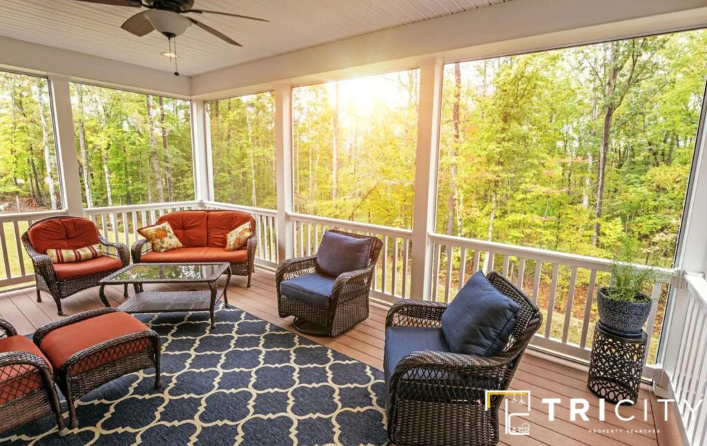 12 Inexpensive Screen Porch Ideas on a Budget