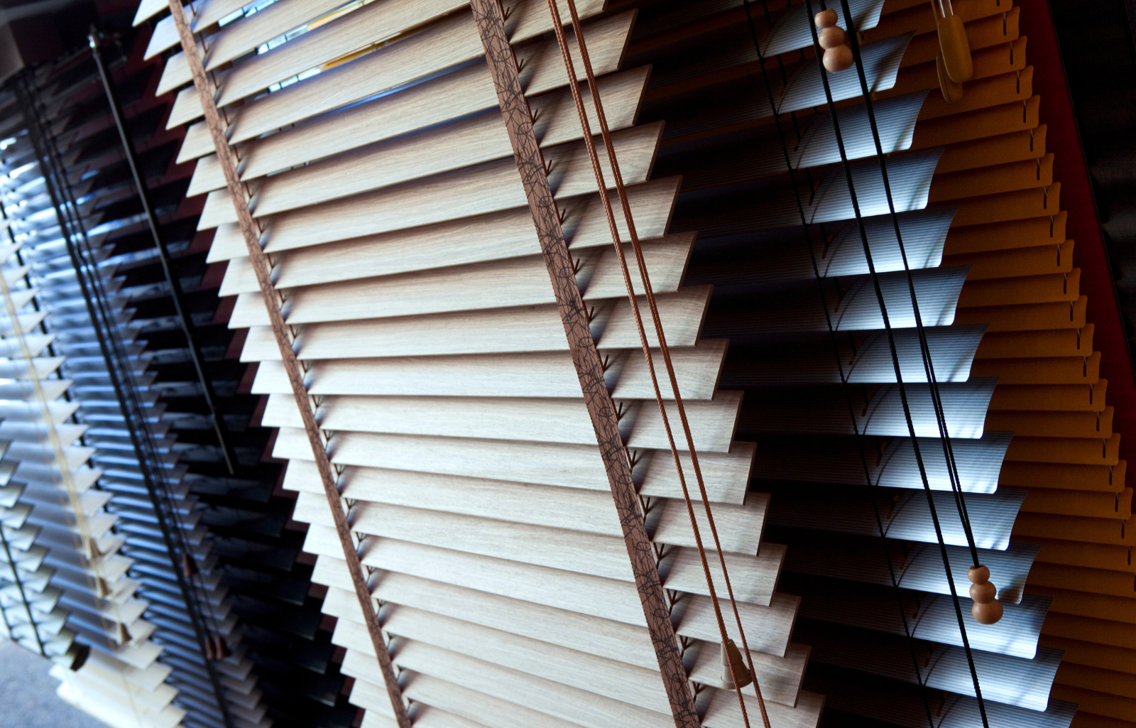 What Are the Advantages of Using Cedar Wood for Blinds