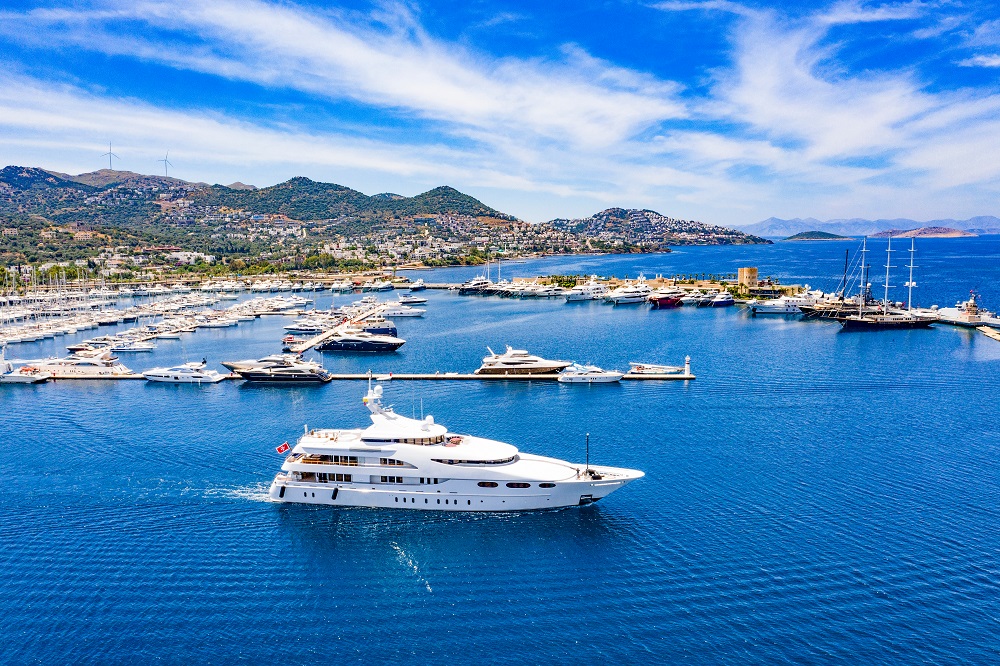 Yacht Rentals: Curating Unforgettable Seafaring Moments