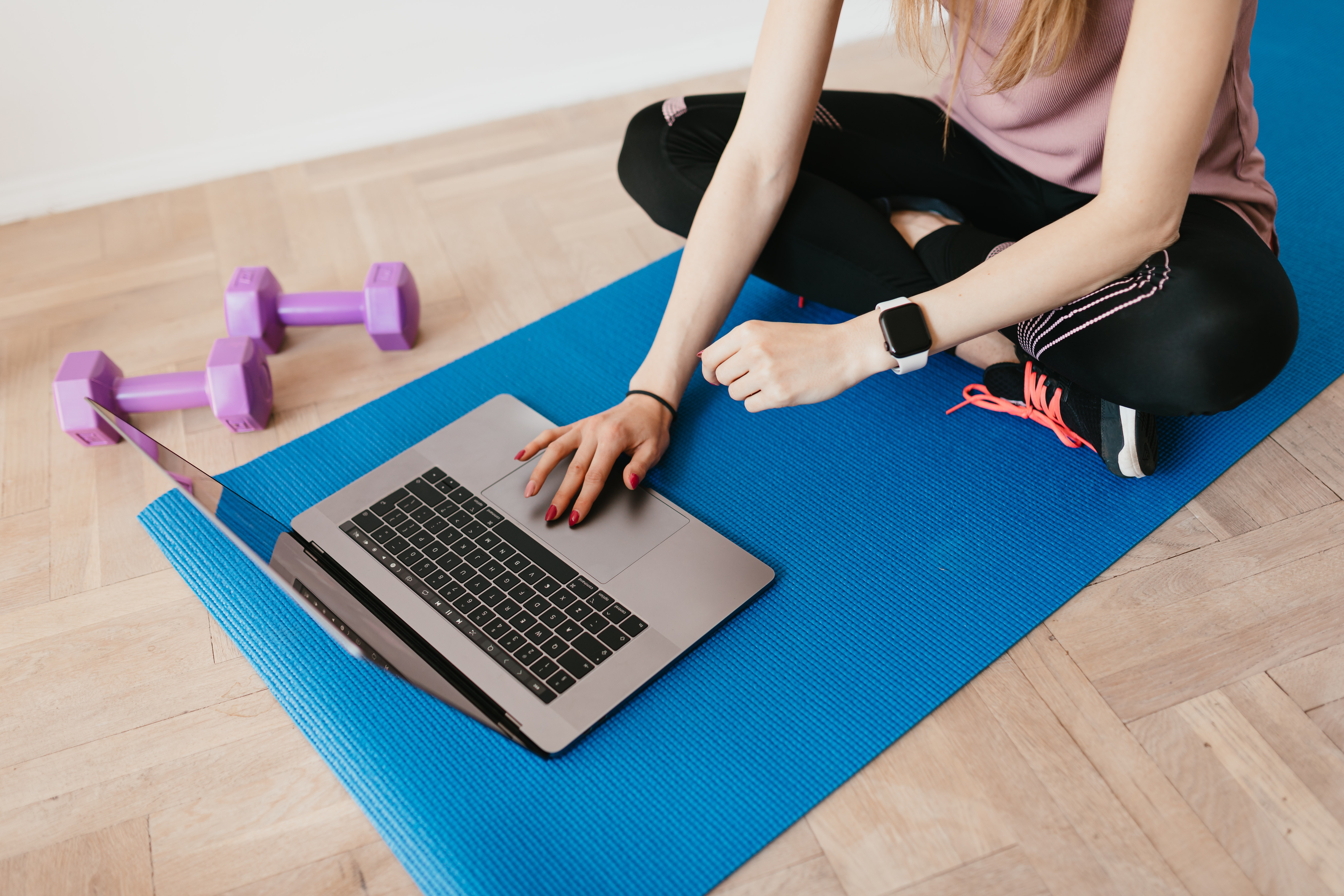 How to become a yogi online: learn yoga at home