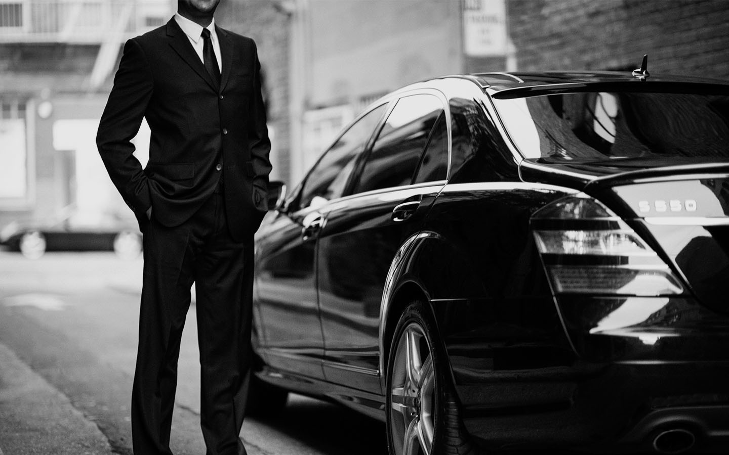 Rent A Car with Driver in Dubai - Tips to Get the Best Services