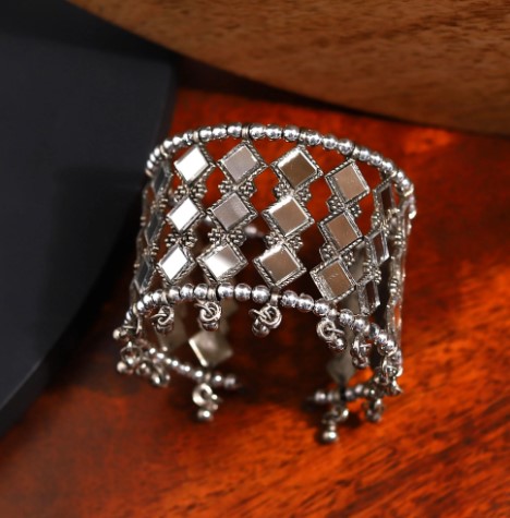 Customized Gift Items For a Marital relationship