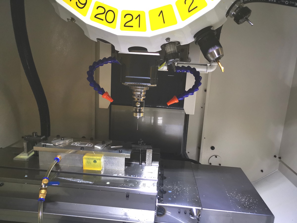 Machine tool probes for inspecting and setting up workpieces
