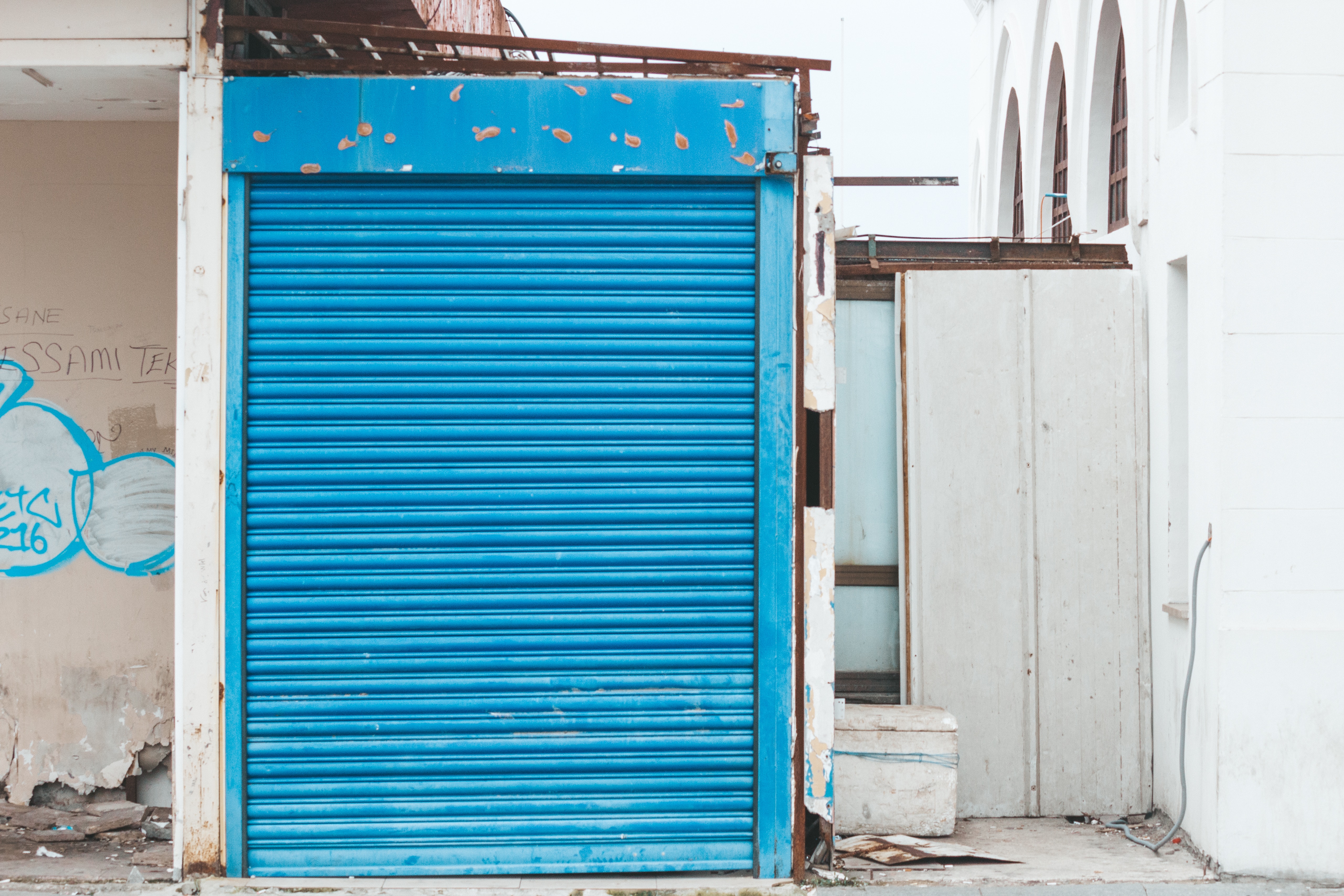 Advantages of Roller Shutters for Commercial Establishments