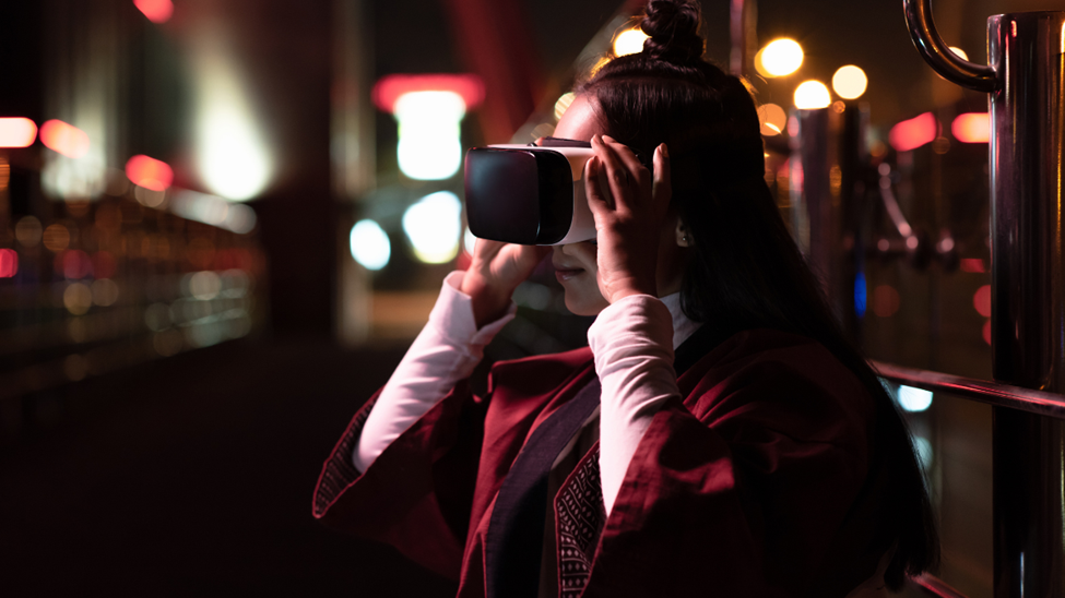 What are the 5 advantages of VR technology?