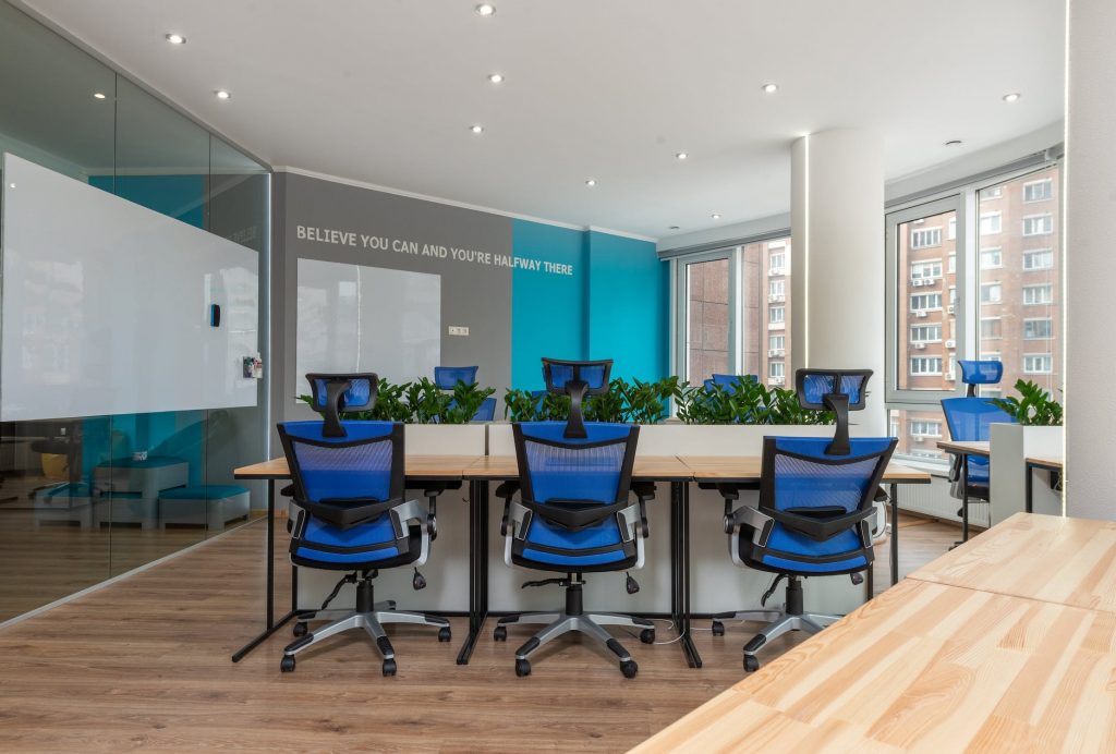 6 Clever Ways Businesses use Corporate Wall Graphics