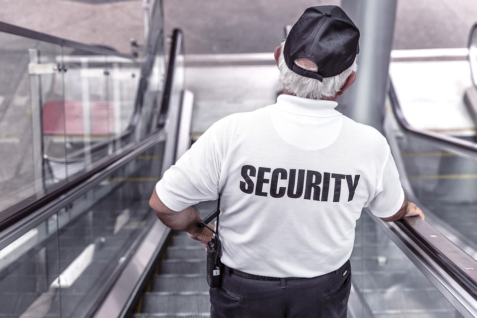 5 Things To Consider While Hiring A Security Company For Your Business