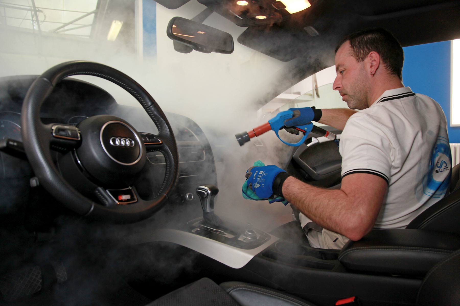 How to clean the interior of the car