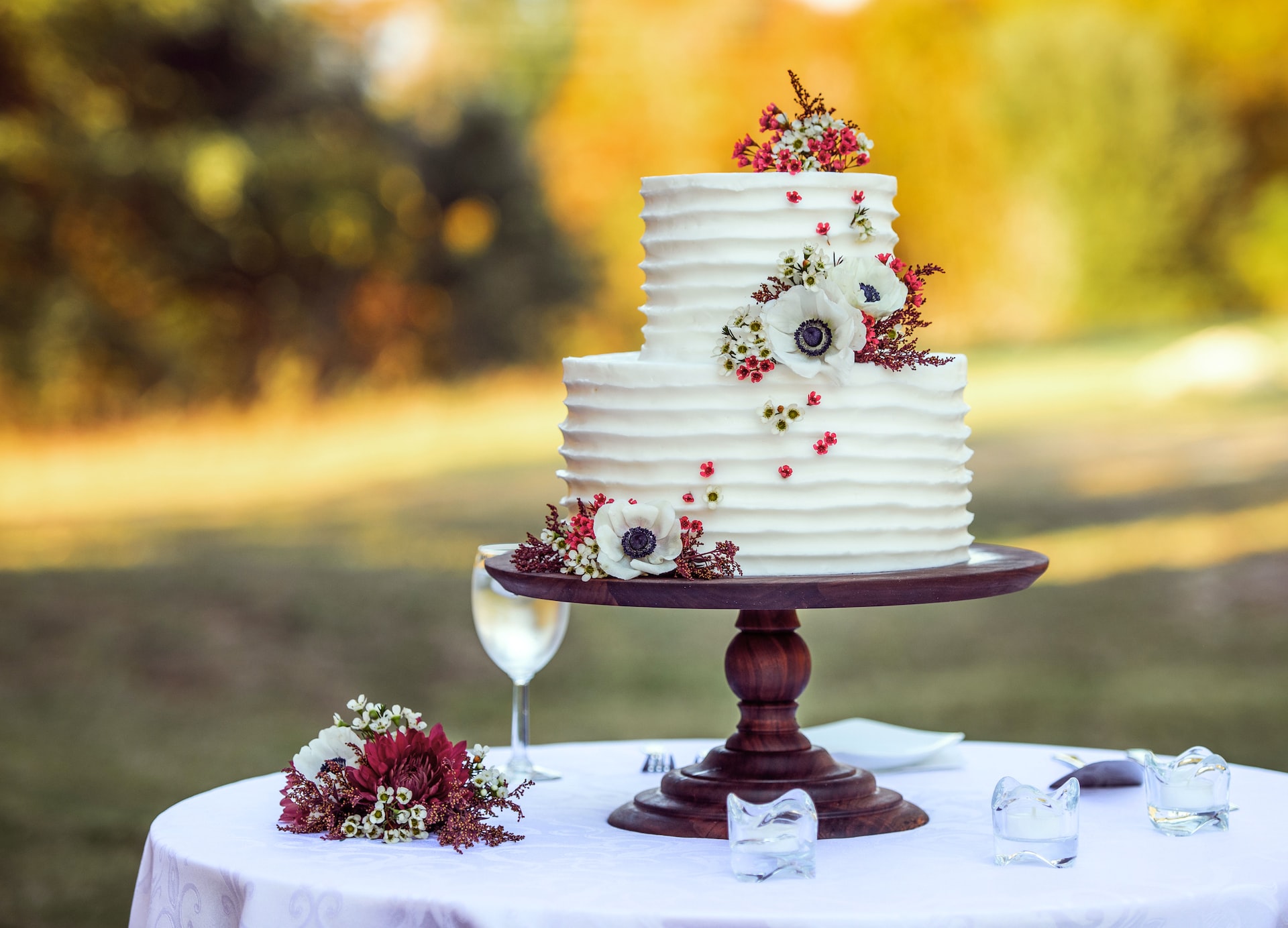 The History of Wedding Cake Cutting