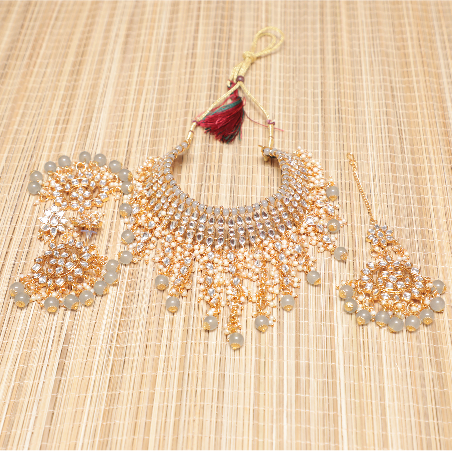 Essential magnificent necklaces for New brides this year