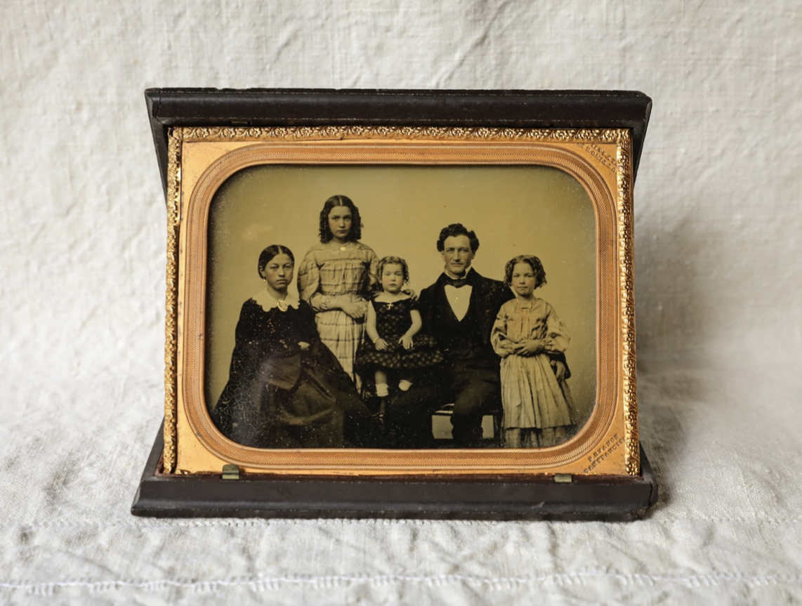 10 Tips on How to Research a Family History
