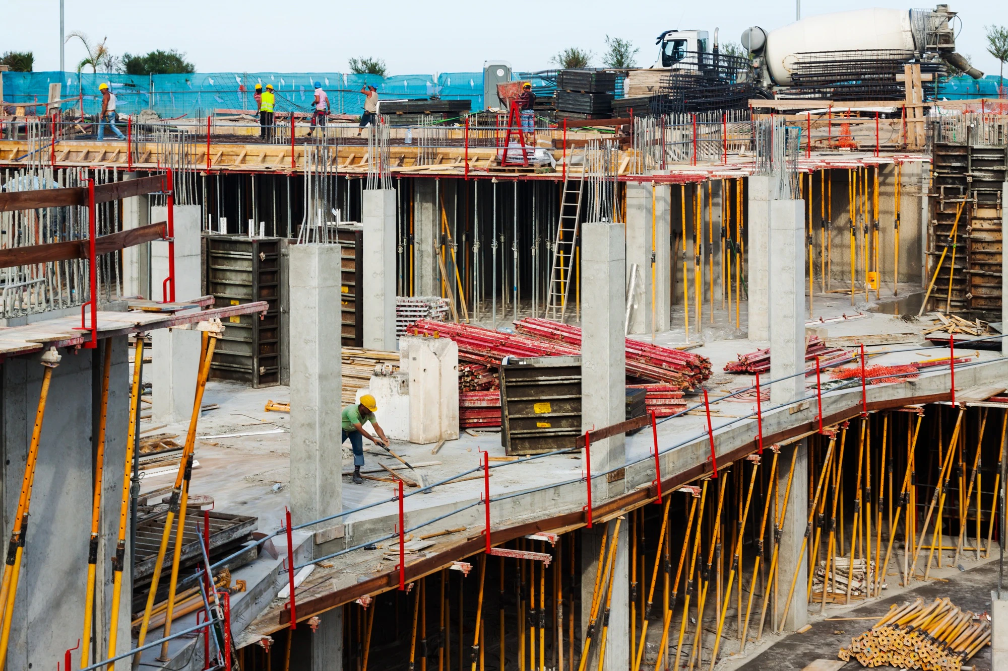 Who are home building professionals, and what do they do?