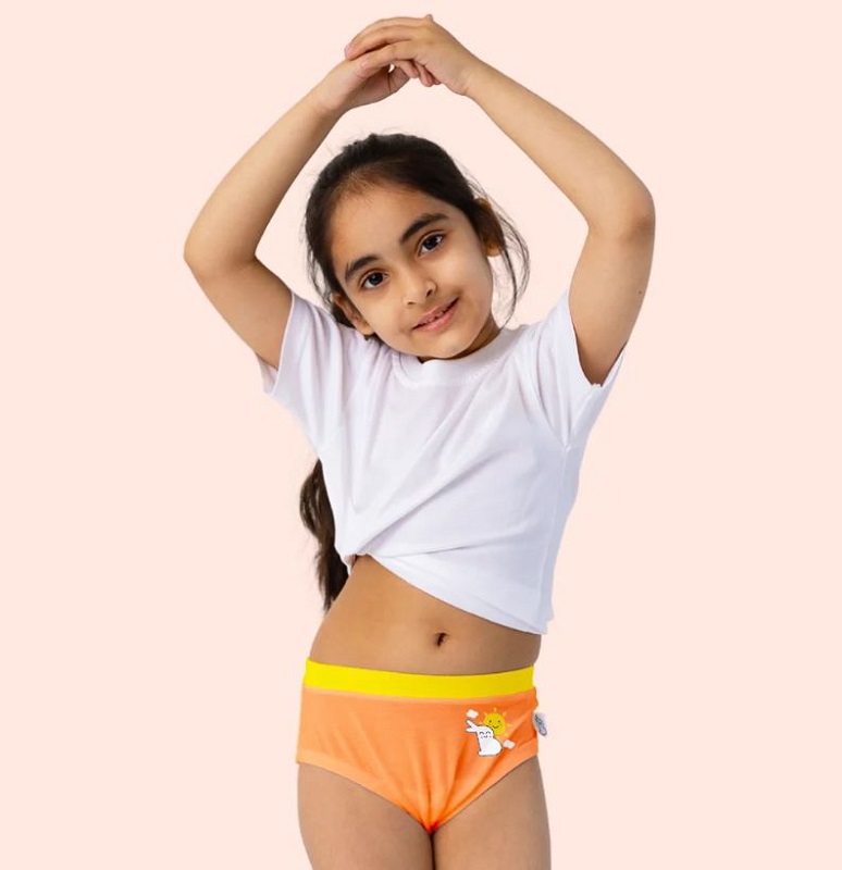 Baby Girl Underwear: When Is the Right Time to Start?
