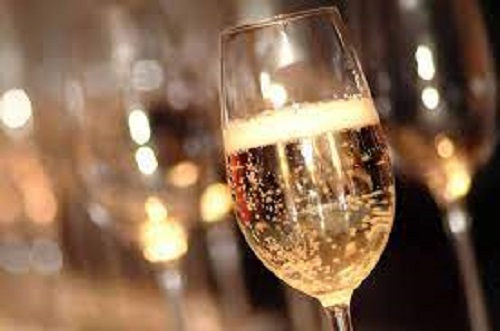 Sparkling Wine Market to Dominate the Global Canned Wine Market