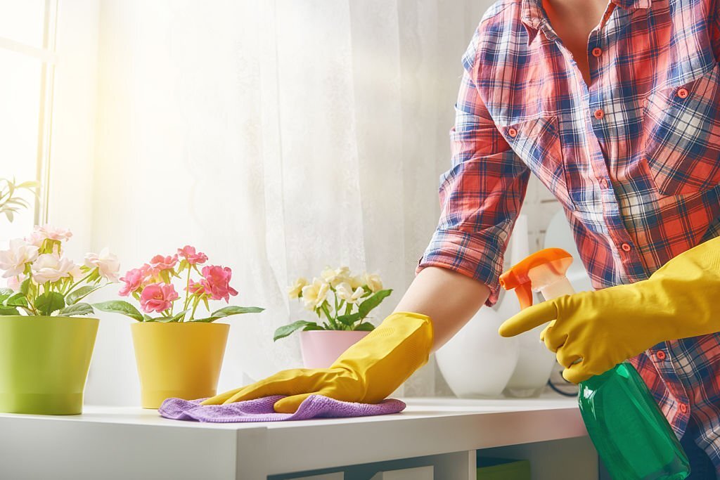Your Summer Cleaning Checklist With 10 Essential Chores