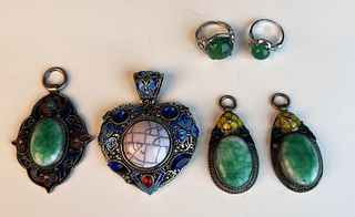Information about vintage necklace