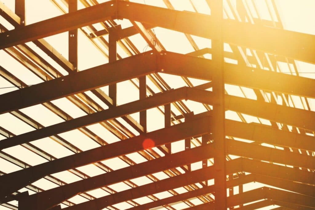 Things to consider before hiring a reliable roofing contractor