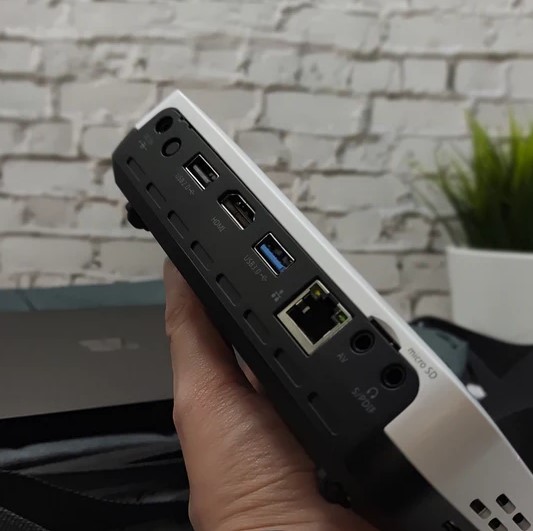 Take Your Business to the Next Level with Innovative Projectors: Portable, Mini, and Short Throw Options