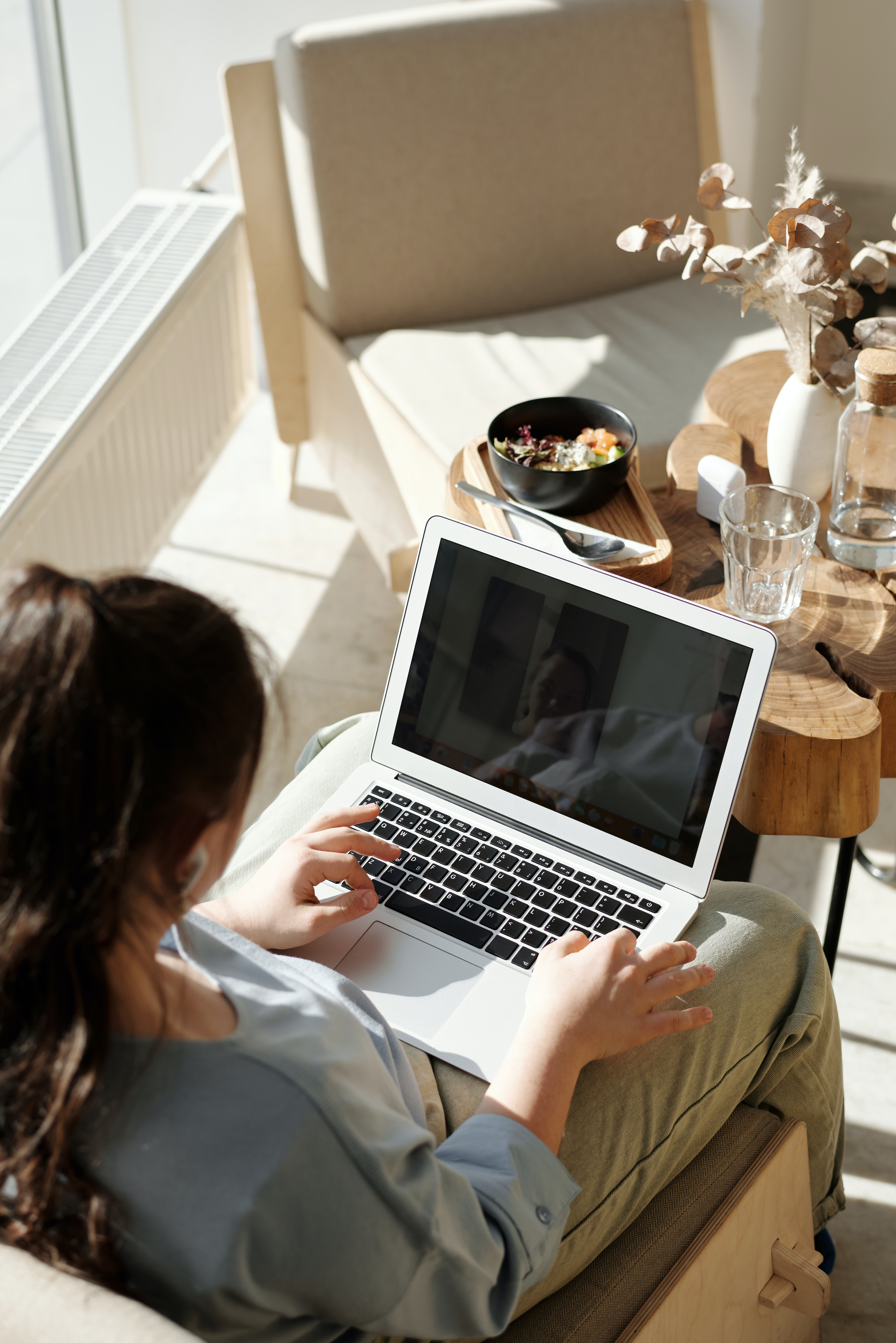 4 Benefits of Hiring Expert Freelancers Online for Business !
