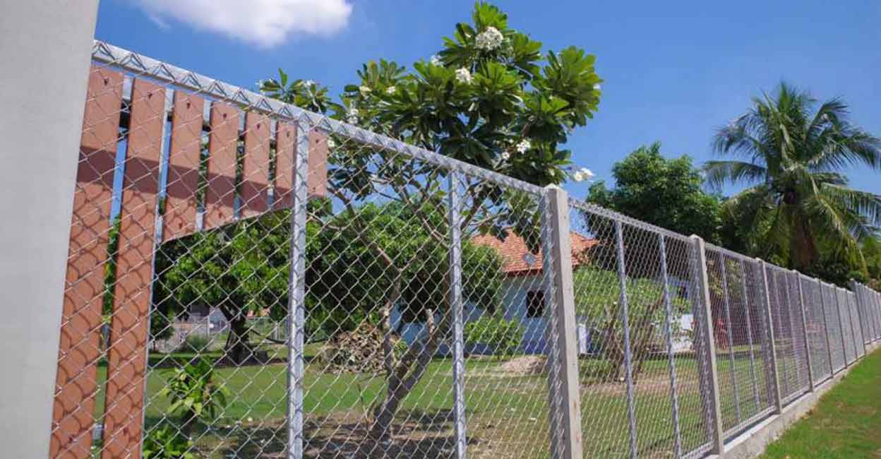 How Placing a Fence can Establish a Proper Boundary ?