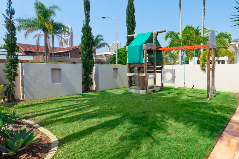 A Guide To Maintaining Artificial Lawn Grass , 3 Useful Maintenance Tips