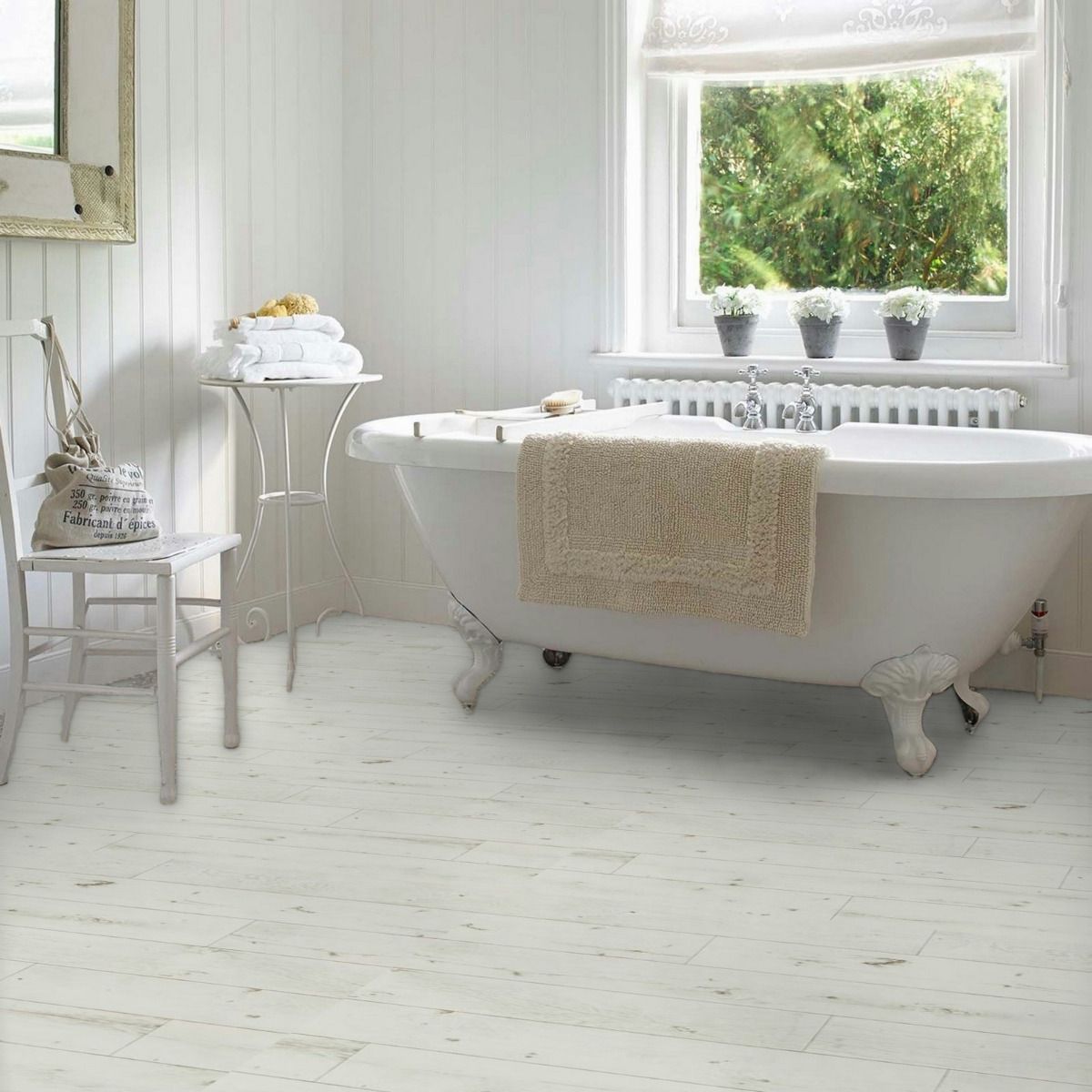 Explore the Versatility of Vinyl Flooring in Contemporary Bathroom Design