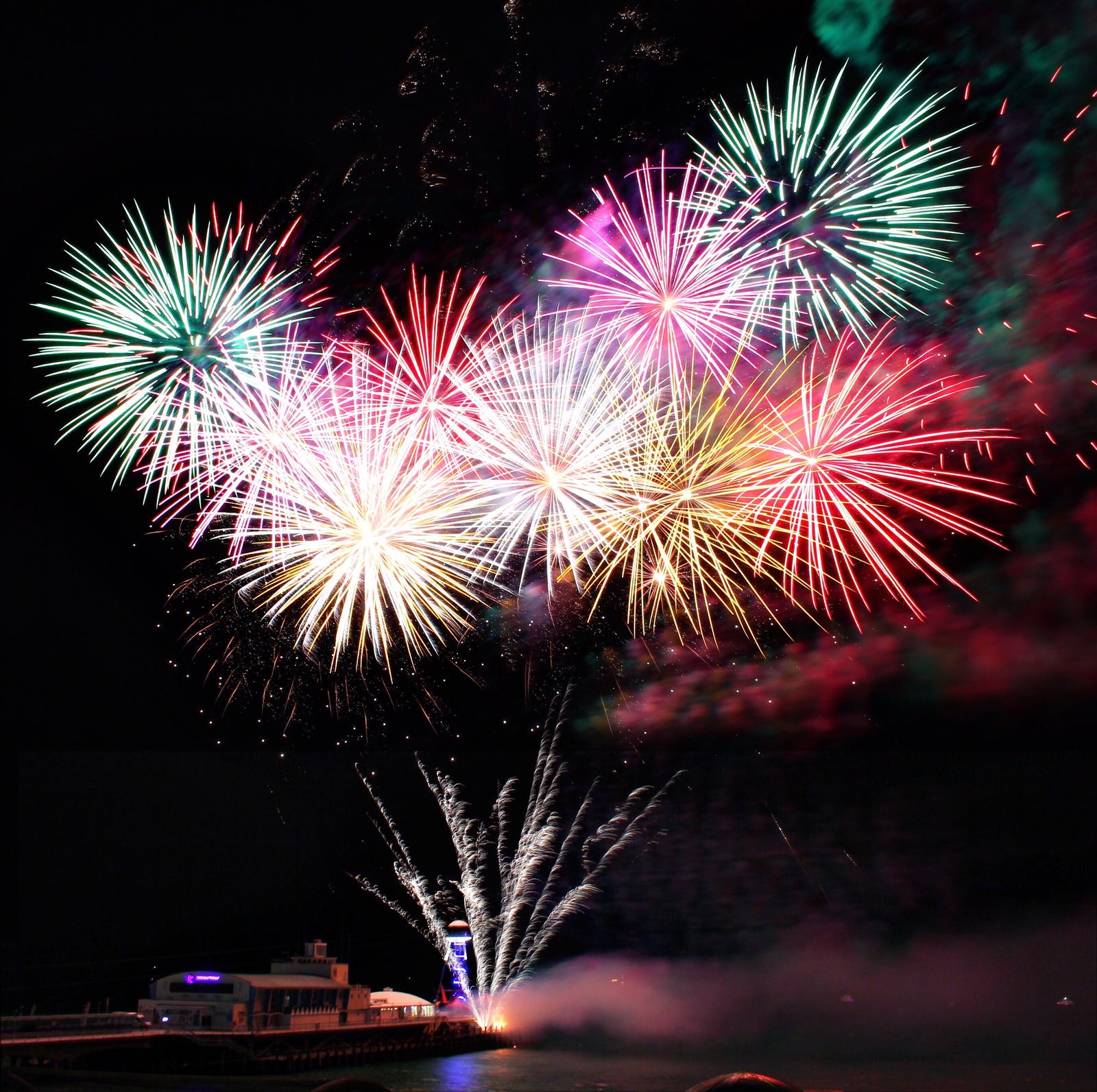 5 Best Fire Crackers for the Best Fireworks Show