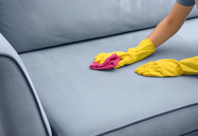 The Dos and Don'ts of DIY Couch Cleaning