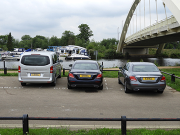 Chauffeurs Cars Weybridge