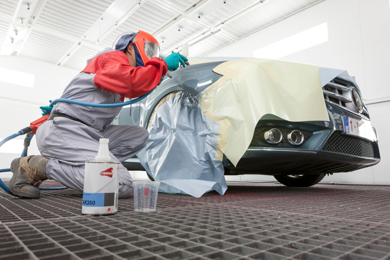 How to Choose the Right Panel Beater for Your Car?